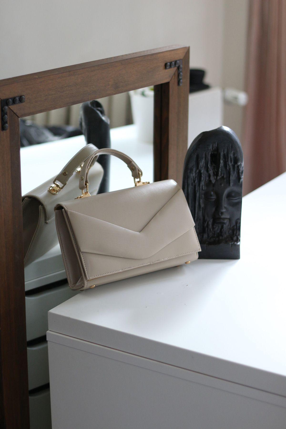 Women s Stylish and Useful Evening Dress Bag Women s Mink Envelope Shoulder Bag with Handle
Women s Stylish and Useful Evening Dress Bag Women s Mink Envelope Shoulder Bag with Handle