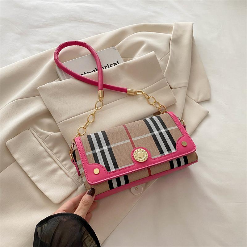 Stylish Large Capacity Women s Crossbody Bag In Colorful Chic Designs For Everyday Use фуксія
Stylish Large Capacity Women s Crossbody Bag In Colorful Chic Designs For Everyday Use фуксія