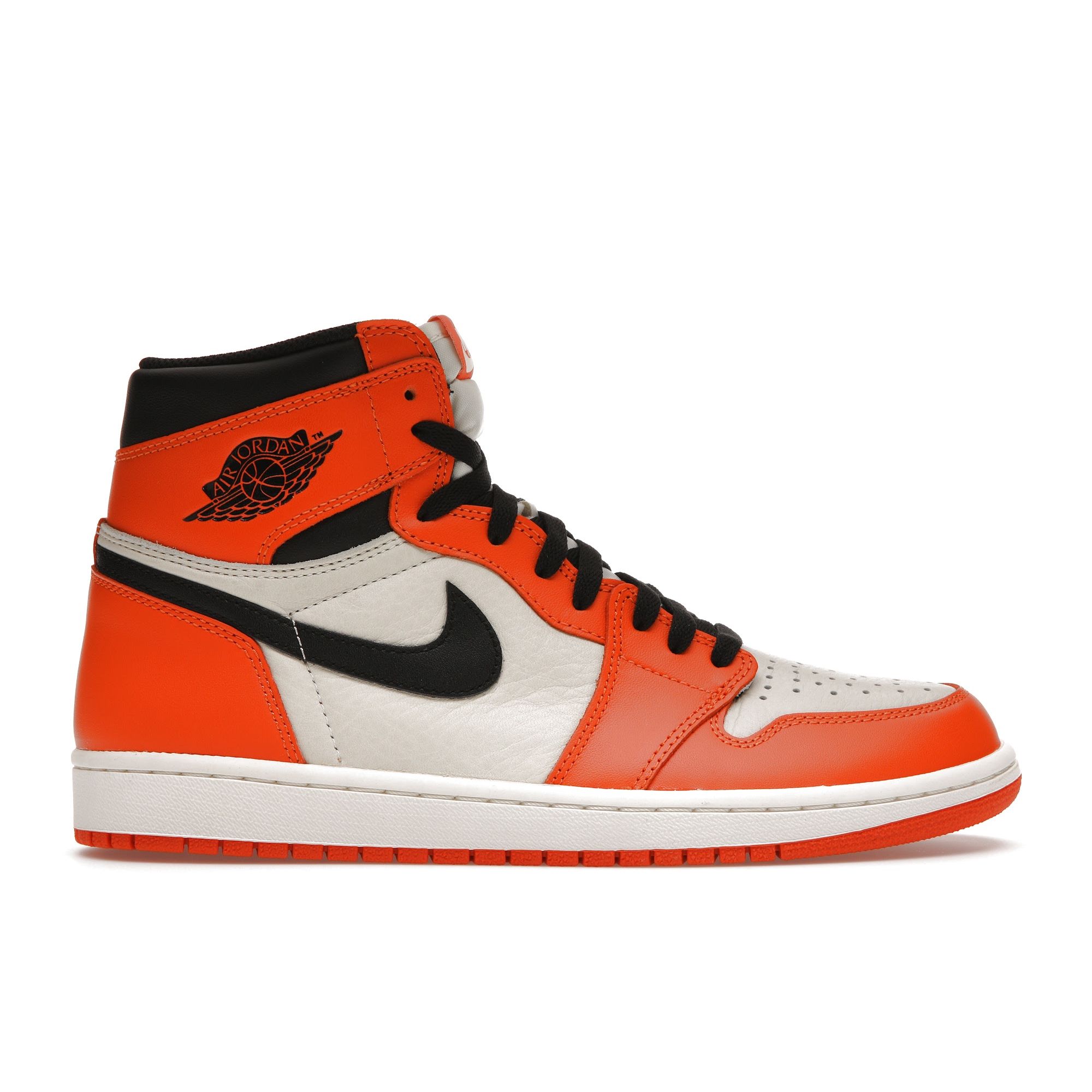 Мужские кроссовки Air Jordan 1 Retro High OG Shattered Backboard Away Оранжевый парусный черный-морская звезда 555088-113 44
Мужские кроссовки Air Jordan 1 Retro High OG Shattered Backboard Away Оранжевый парусный черный-морская звезда 555088-113 44