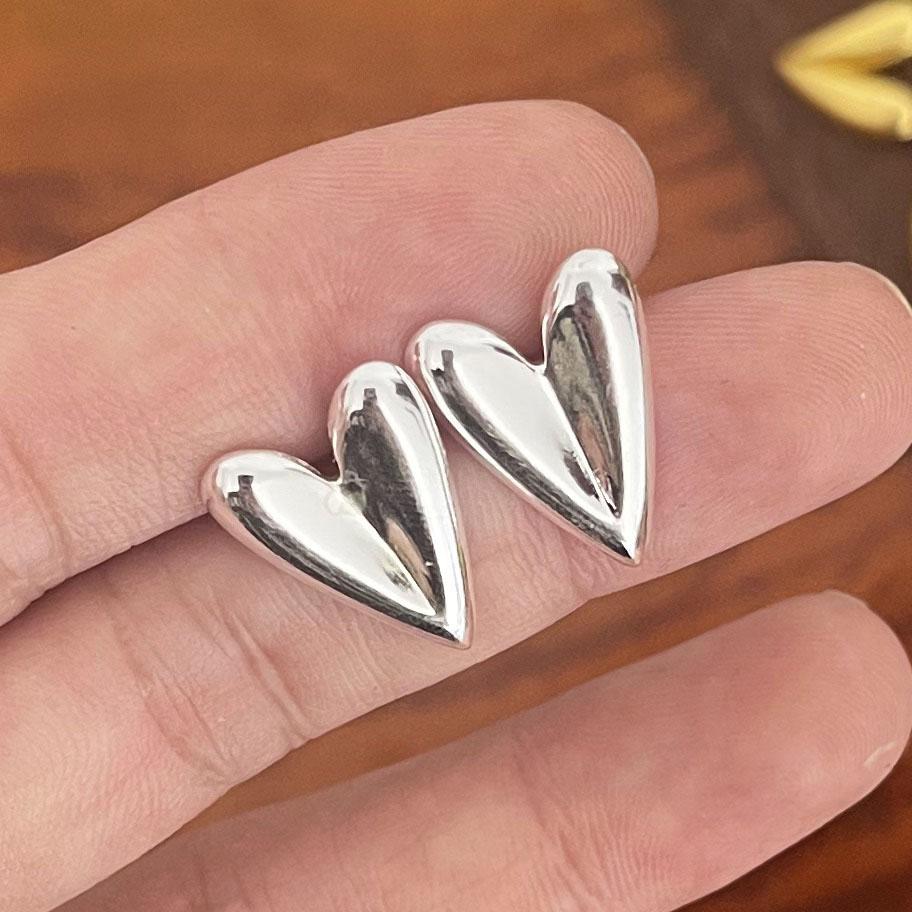BF CLUB 925 Sterling Silver Heart Earrings For Women Girl Sexy Fashion Trendy Jewelry Gift Party Wedding Gold Heart Earring
BF CLUB 925 Sterling Silver Heart Earrings For Women Girl Sexy Fashion Trendy Jewelry Gift Party Wedding Gold Heart Earring
