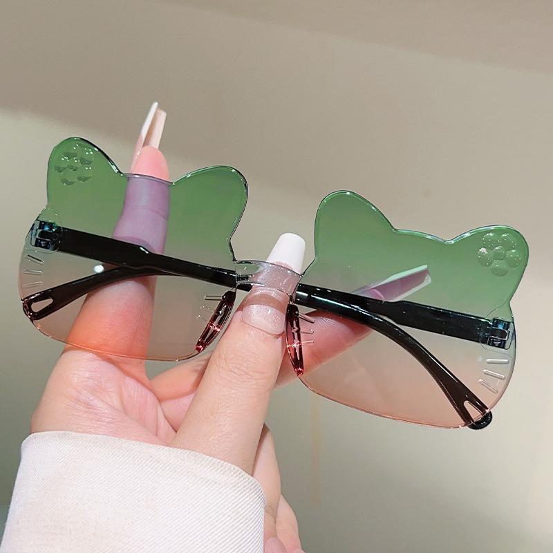 Non-polarized Rimless Multi-color Cute Kitten Shaped Sunglasses Men Women Fashion Gradient Cartoon Party Decor Eyeglasses
Non-polarized Rimless Multi-color Cute Kitten Shaped Sunglasses Men Women Fashion Gradient Cartoon Party Decor Eyeglasses