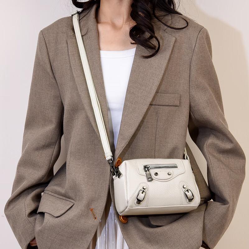 REWELL Women s Small Leather Crossbody Phone Bag
REWELL Women s Small Leather Crossbody Phone Bag
