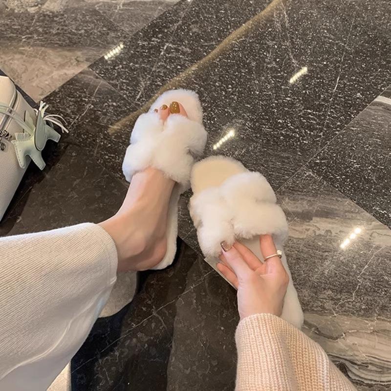Premium plush slippers women s outer wear new with skirt square head drag 35
Premium plush slippers women s outer wear new with skirt square head drag 35