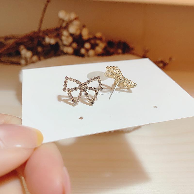 Silver Needle Delicate Temperament Pearl Bow Earrings Small and Sweet Supply Fashion Earrings Women white k silver
Silver Needle Delicate Temperament Pearl Bow Earrings Small and Sweet Supply Fashion Earrings Women white k silver