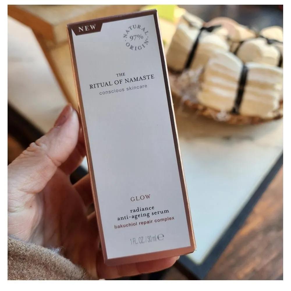 Rituals NAMASTE Glow Radiance Cream 30ml 1 Pack
Rituals NAMASTE Glow Radiance Cream 30ml 1 Pack