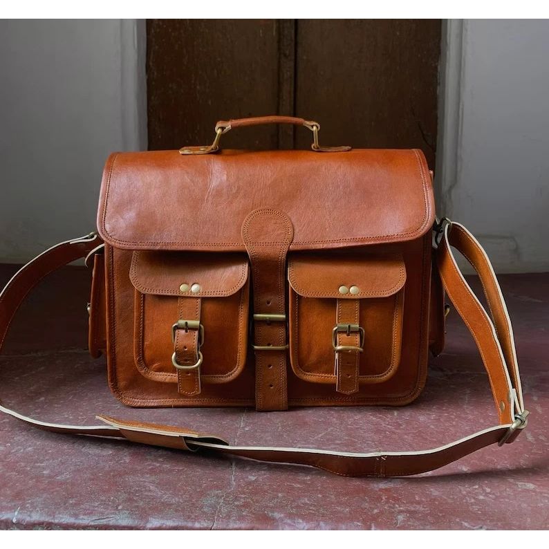 Портфель для ноутбука из козьей кожи, коричневый, сумка-мессенджер, подлинная сумка ручной работы 15 x 11 x 4 in
Портфель для ноутбука из козьей кожи, коричневый, сумка-мессенджер, подлинная сумка ручной работы 15 x 11 x 4 in