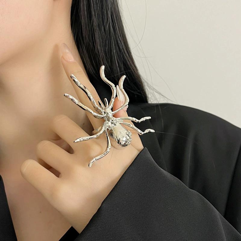 Exaggerated Rhinestone Metal Giant Spider Pendant Necklace Women s 2025 New Vintage Choker Ring Brooch Punk Party Jewelry Access
Exaggerated Rhinestone Metal Giant Spider Pendant Necklace Women s 2025 New Vintage Choker Ring Brooch Punk Party Jewelry Access