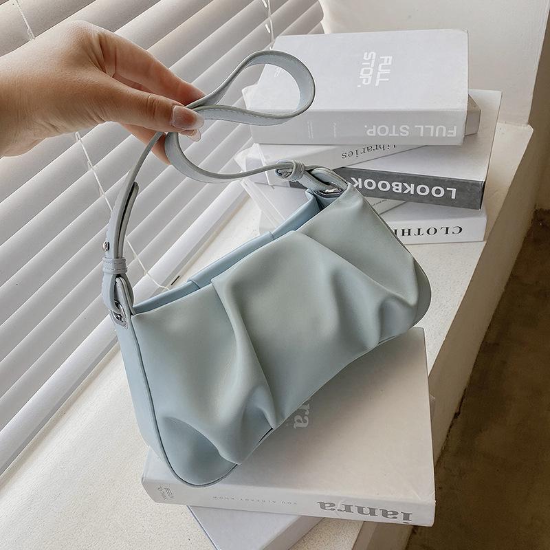 2025 Summer Trendy Women s Cloud Bag: Chic Pleated Shoulder Bag синій
2025 Summer Trendy Women s Cloud Bag: Chic Pleated Shoulder Bag синій