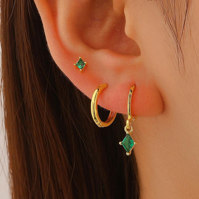 Luxury Copper Inlaid Diamond-Shaped Zircon Hoop Earrings Set for Women Simple Metal Circle Hollow Ear Buckle Earrings Zircon зелений
Luxury Copper Inlaid Diamond-Shaped Zircon Hoop Earrings Set for Women Simple Metal Circle Hollow Ear Buckle Earrings Zircon зелений