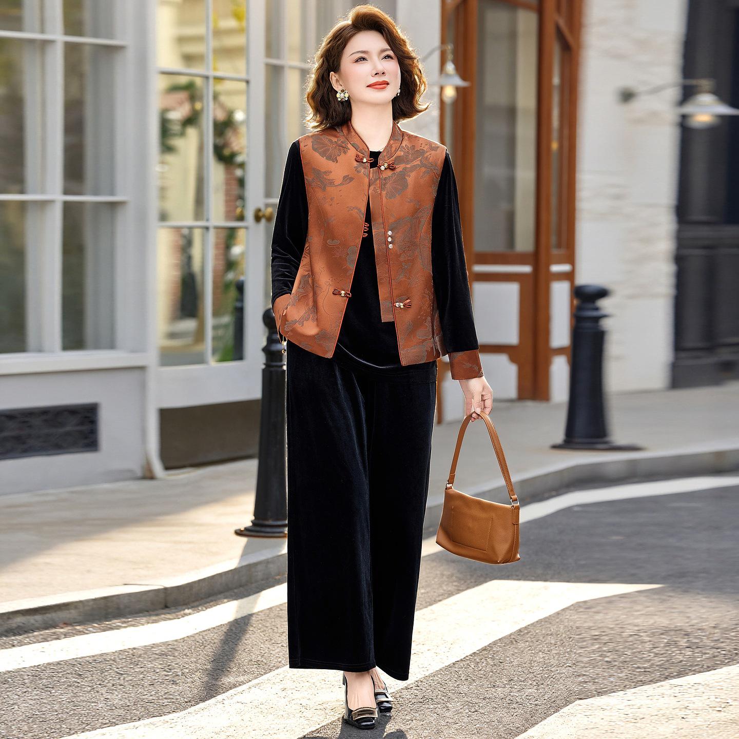 Stylish Retro Three-Piece Suit Set for Women Aged 40-60, Perfect for Spring and Autumn 4XL (Recommended for 140-155 jin)
Stylish Retro Three-Piece Suit Set for Women Aged 40-60, Perfect for Spring and Autumn 4XL (Recommended for 140-155 jin)