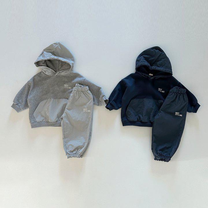 Spring 2023 Korean Boys Trendy Two-Piece Set: Hooded Sweatshirt & Large Pocket Sweatpants 100 cm світло-сірий колір
Spring 2023 Korean Boys Trendy Two-Piece Set: Hooded Sweatshirt & Large Pocket Sweatpants 100 cm світло-сірий колір