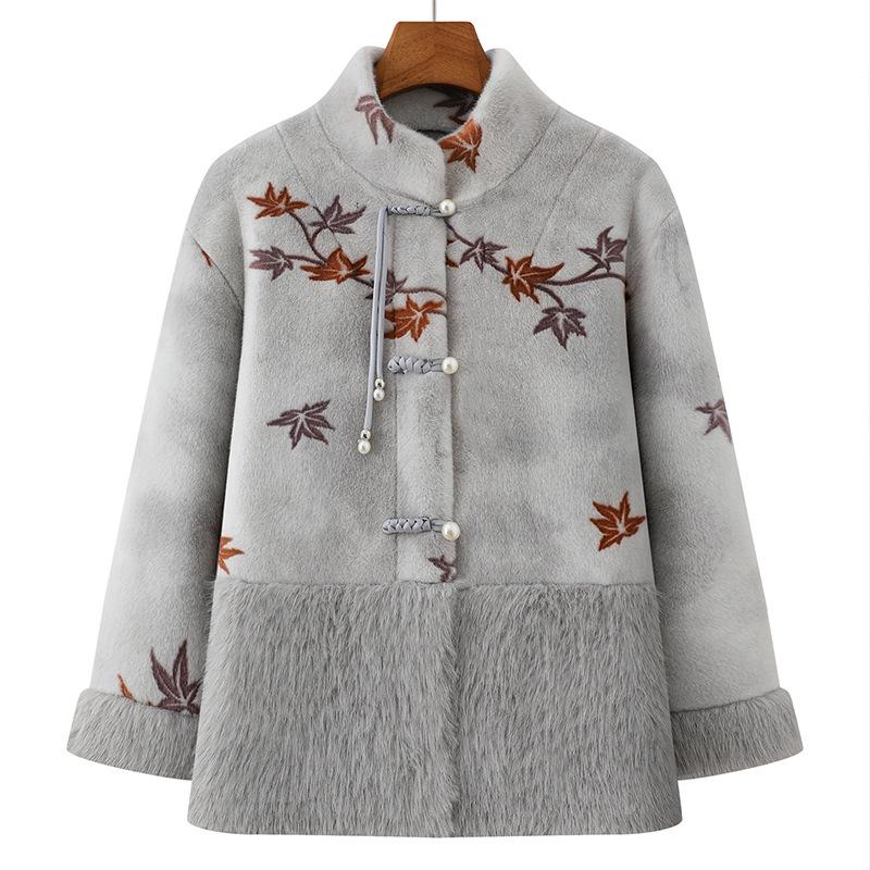Mom s Winter Faux Fur Mink Velvet Coat: Stylish Chinese-Inspired Outerwear for Middle-Aged Women 3XL (60-67.5 kg) светло-серый
Mom s Winter Faux Fur Mink Velvet Coat: Stylish Chinese-Inspired Outerwear for Middle-Aged Women 3XL (60-67.5 kg) светло-серый