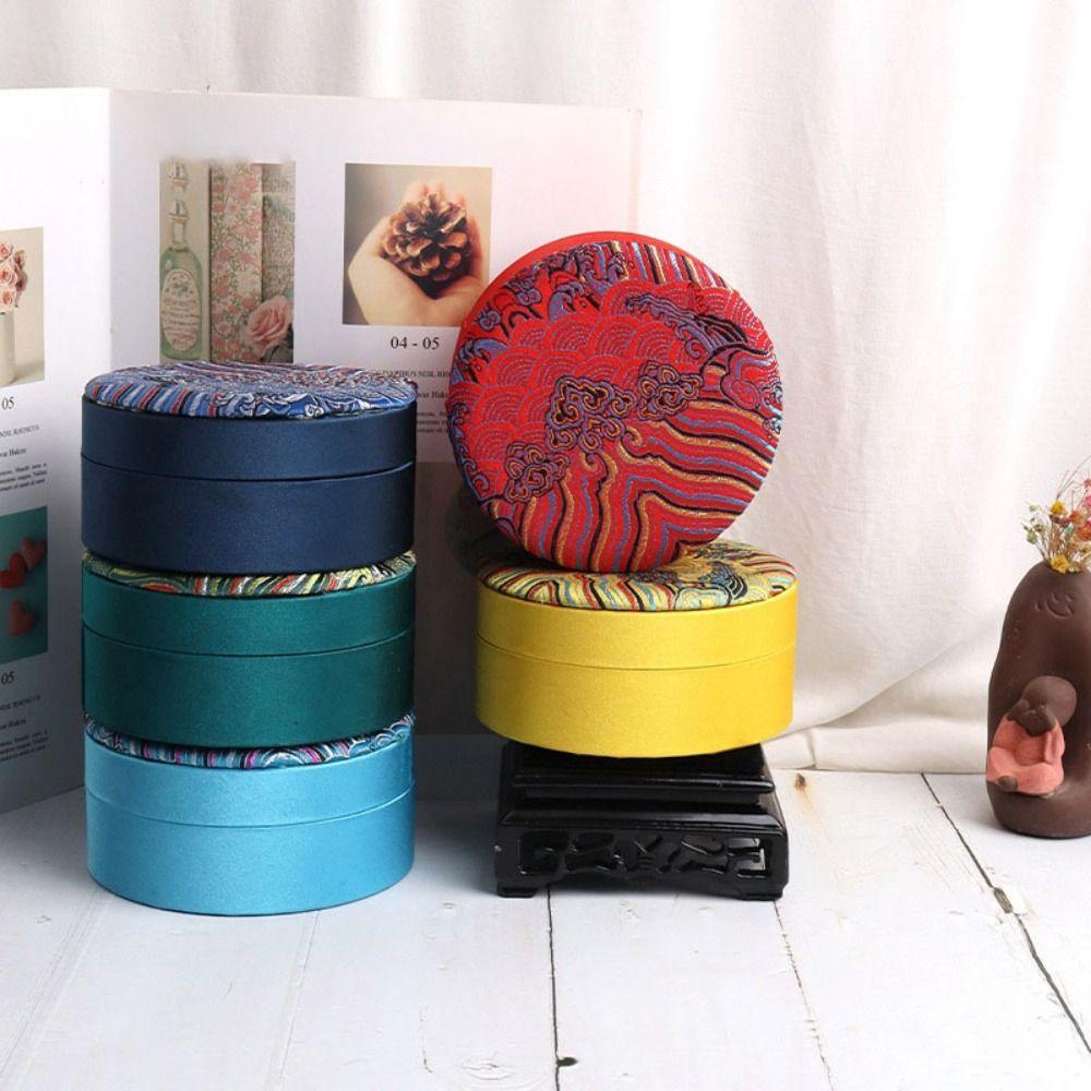 Tassel Jewelry Box Linen Bracelet Box Handmade Jewelry Storage Organizer DIY темно-синього кольору
Tassel Jewelry Box Linen Bracelet Box Handmade Jewelry Storage Organizer DIY темно-синього кольору
