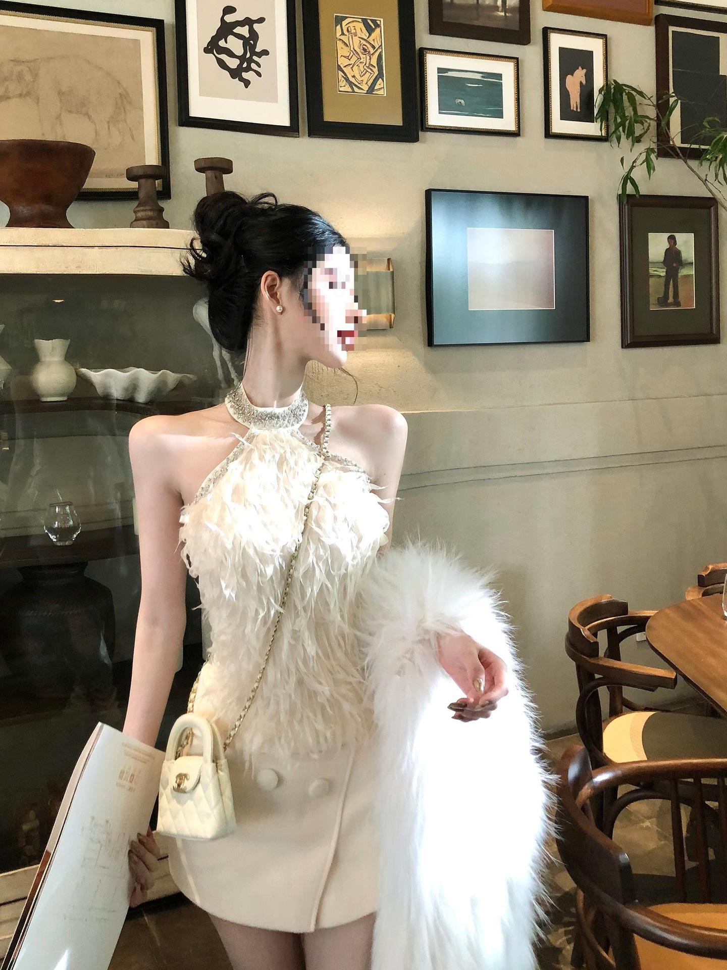 Dust Deng Little Fragrance 2026 Spring Halter Neck Off-Shoulder Top & Skirt Set Small
Dust Deng Little Fragrance 2026 Spring Halter Neck Off-Shoulder Top & Skirt Set Small