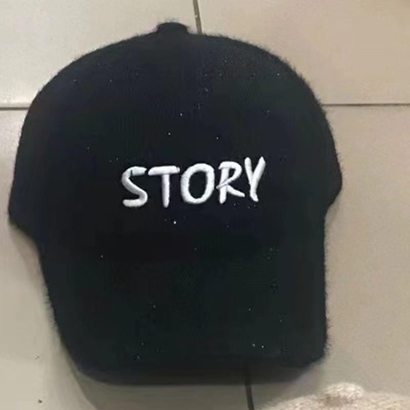 Повседневная и универсальная кепка из овечьей шерсти для женщин, зимняя корейская модная бейсболка с вышитыми буквами
Повседневная и универсальная кепка из овечьей шерсти для женщин, зимняя корейская модная бейсболка с вышитыми буквами