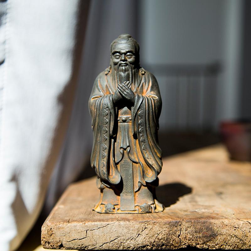 Chinese-Style Confucius Cast Iron Rusted Ornament - Handcrafted Desktop Decor for Living Room or Study 14cm
Chinese-Style Confucius Cast Iron Rusted Ornament - Handcrafted Desktop Decor for Living Room or Study 14cm