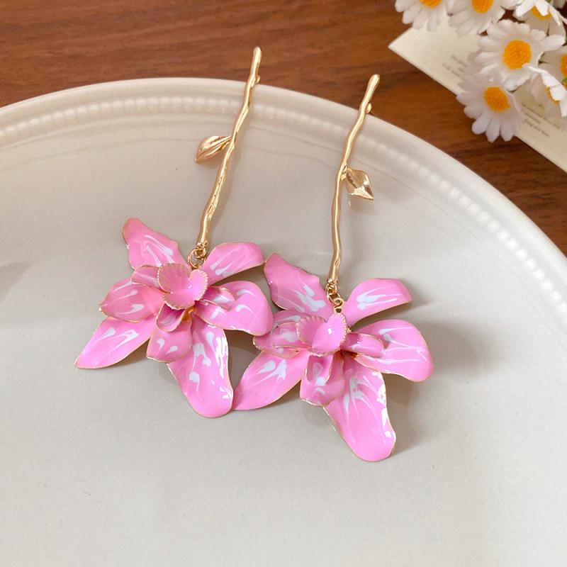 Silver Needle Metal Drip Oil Flower Pendant Earrings Seaside Holiday Style Fashion Versatile Earrings Niche Premium Earrings
Silver Needle Metal Drip Oil Flower Pendant Earrings Seaside Holiday Style Fashion Versatile Earrings Niche Premium Earrings