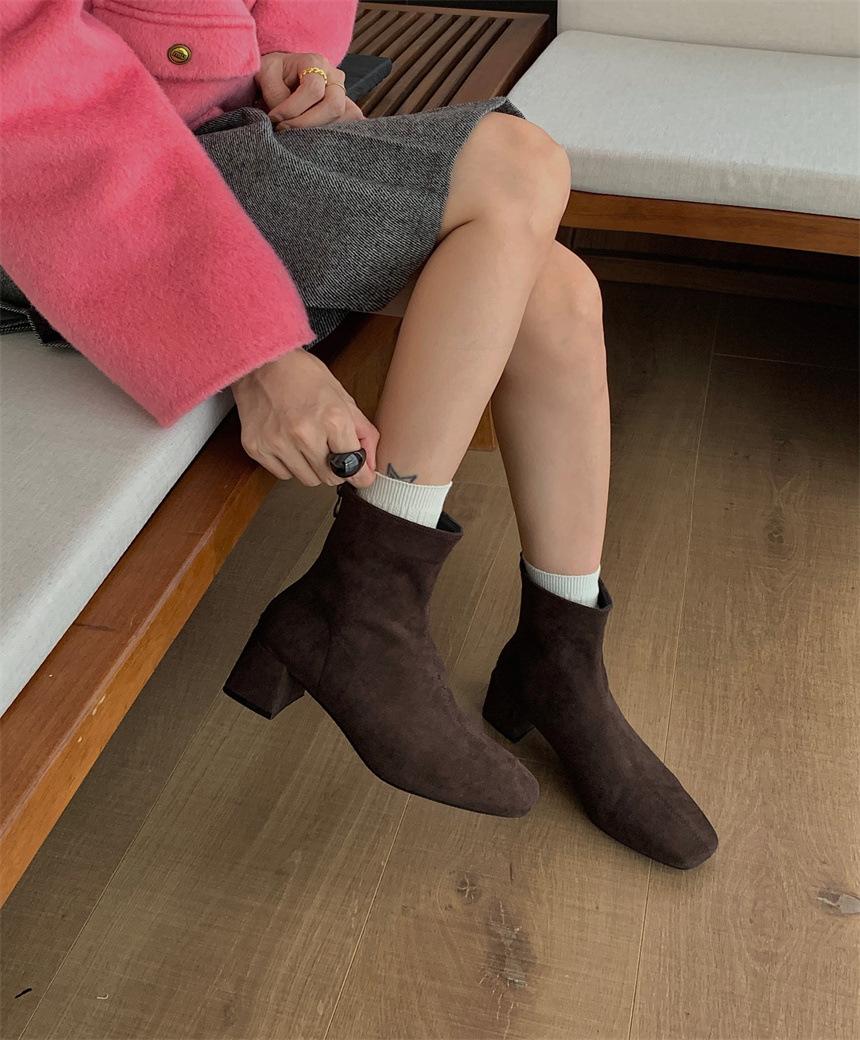 2025 autumn and winter new fashion versatile short boots rear zipper commuting versatile thick heel elastic square head thin boots 39
2025 autumn and winter new fashion versatile short boots rear zipper commuting versatile thick heel elastic square head thin boots 39