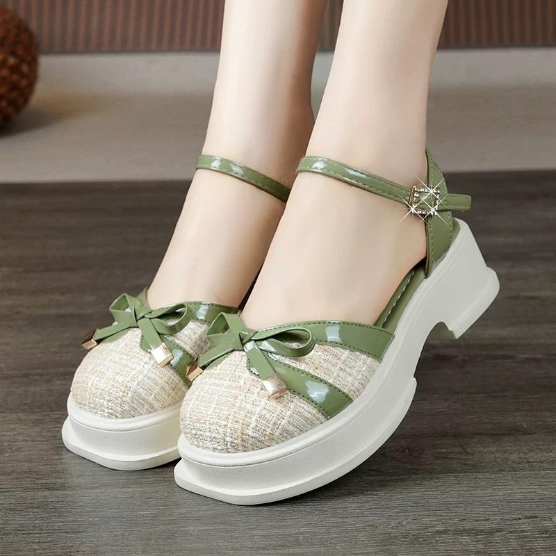 Sandals women s hollow sandals women s summer new fashion bag head outer wear Mori sandals super fairy thick heel sandals 40 зелений
Sandals women s hollow sandals women s summer new fashion bag head outer wear Mori sandals super fairy thick heel sandals 40 зелений