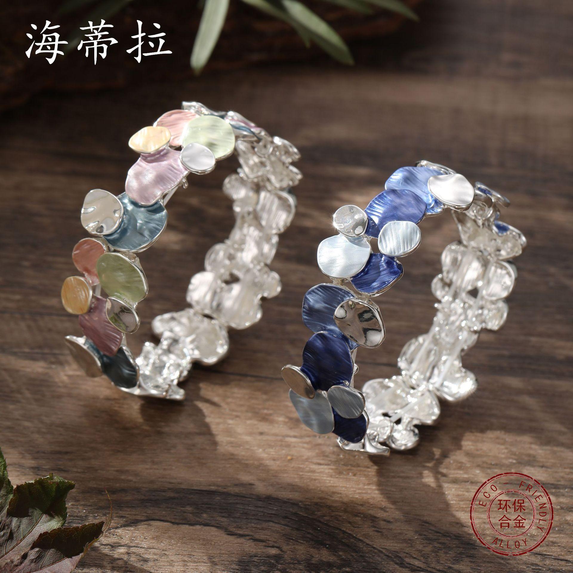 Enamel geometric oval elastic bracelet, women s exaggerated high-end irregular flower bracelet
Enamel geometric oval elastic bracelet, women s exaggerated high-end irregular flower bracelet