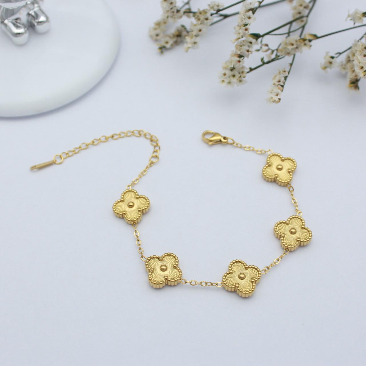 Высококачественный браслет Четырехлистный клевер - пять цветков , лазерная гравировка, Счастливый клевер , двусторонний, женский браслет 18K
Высококачественный браслет Четырехлистный клевер - пять цветков , лазерная гравировка, Счастливый клевер , двусторонний, женский браслет 18K