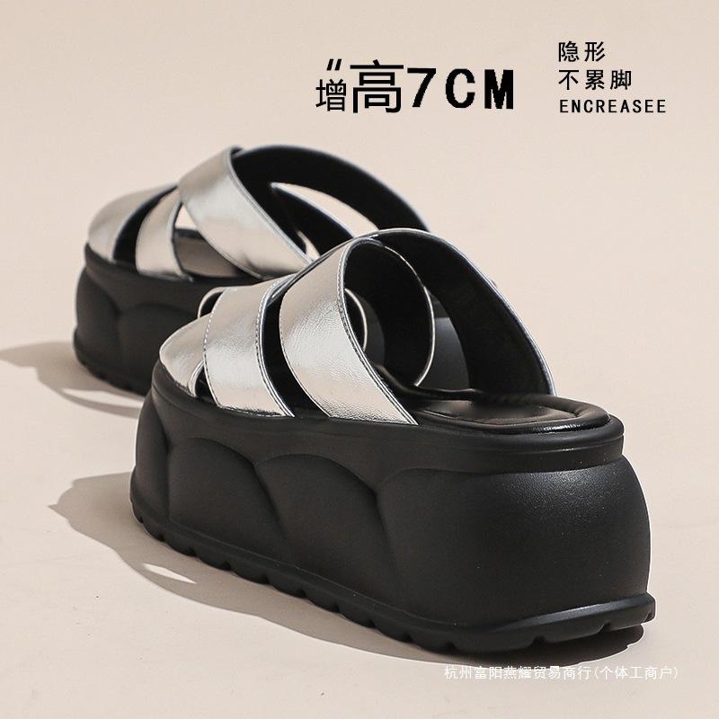 One-word drag woven baotou half slippers women s 2025 new summer outer wear hollow Roman sandals thick-soled pig cage shoes 39 срібний
One-word drag woven baotou half slippers women s 2025 new summer outer wear hollow Roman sandals thick-soled pig cage shoes 39 срібний