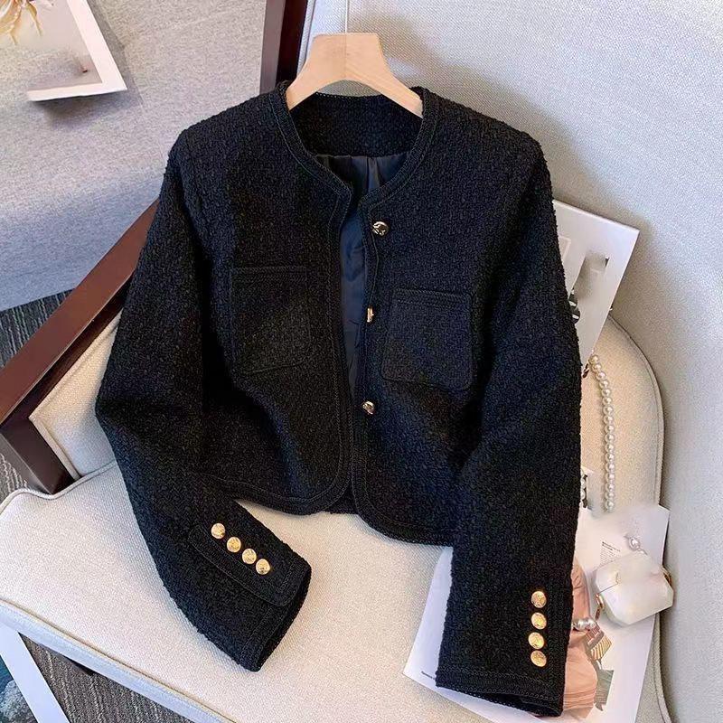 Короткая черная куртка для женщин весна-осень популярный высококачественный твидовый шерстяной блейзер с подкладкой/стеганая куртка для женщин XXL
Короткая черная куртка для женщин весна-осень популярный высококачественный твидовый шерстяной блейзер с подкладкой/стеганая куртка для женщин XXL