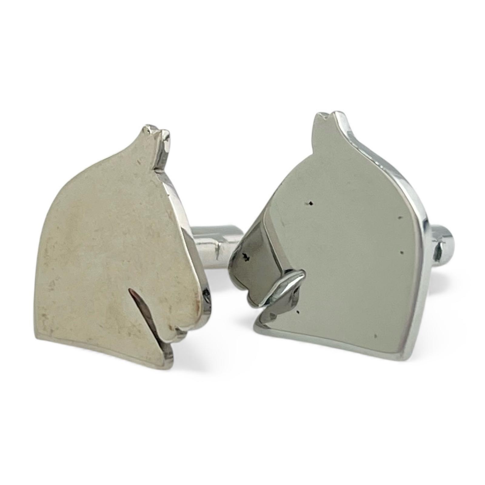 Чудові запонки HERMES cufflinks BIJOUTERIE FANTAIS Дизайн з конем Срібні чоловічі Вживані
Чудові запонки HERMES cufflinks BIJOUTERIE FANTAIS Дизайн з конем Срібні чоловічі Вживані