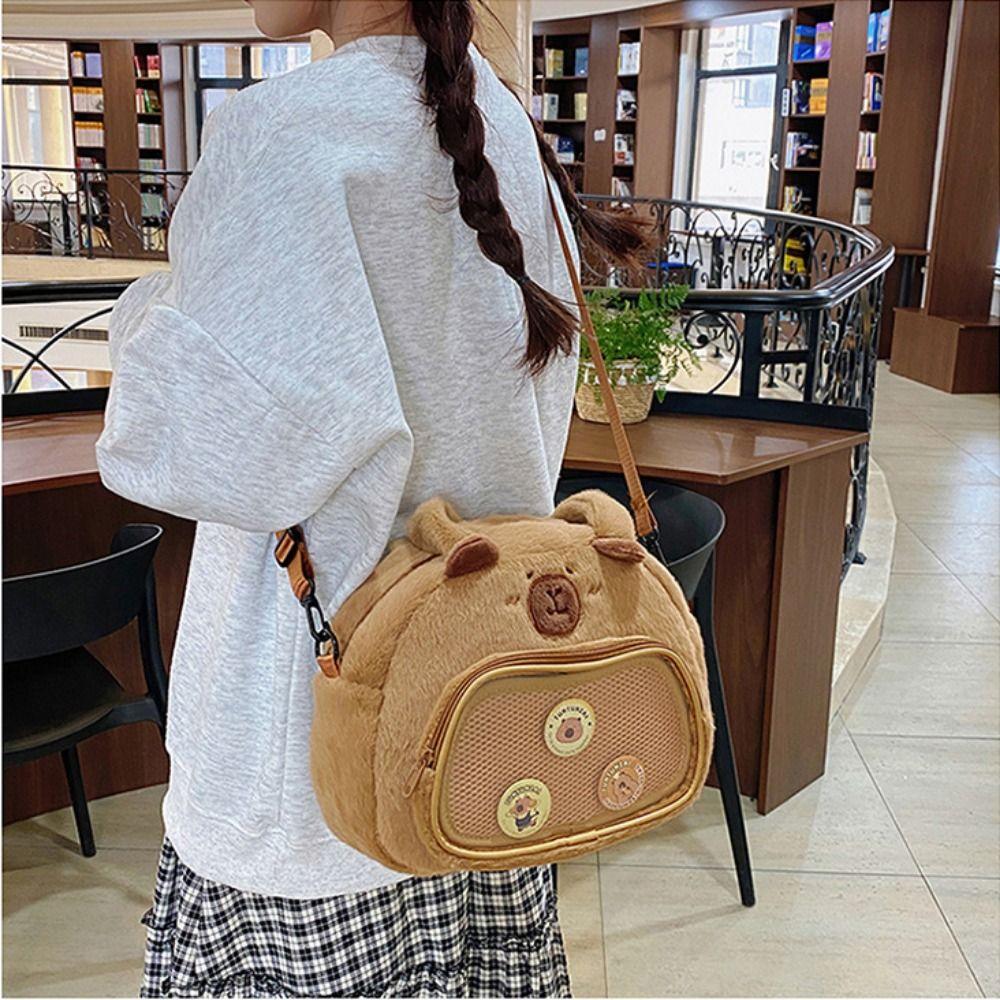 Handheld Capybara Plush Backpack With Badge Capacity Ita Bag Capybara Plush Crossbody Bag Couple коричневий
Handheld Capybara Plush Backpack With Badge Capacity Ita Bag Capybara Plush Crossbody Bag Couple коричневий
