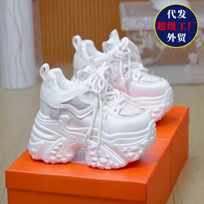 Platform-soled sports women s shoes autumn new popular breathable casual style versatile height increase dad shoes women 34 белый
Platform-soled sports women s shoes autumn new popular breathable casual style versatile height increase dad shoes women 34 белый
