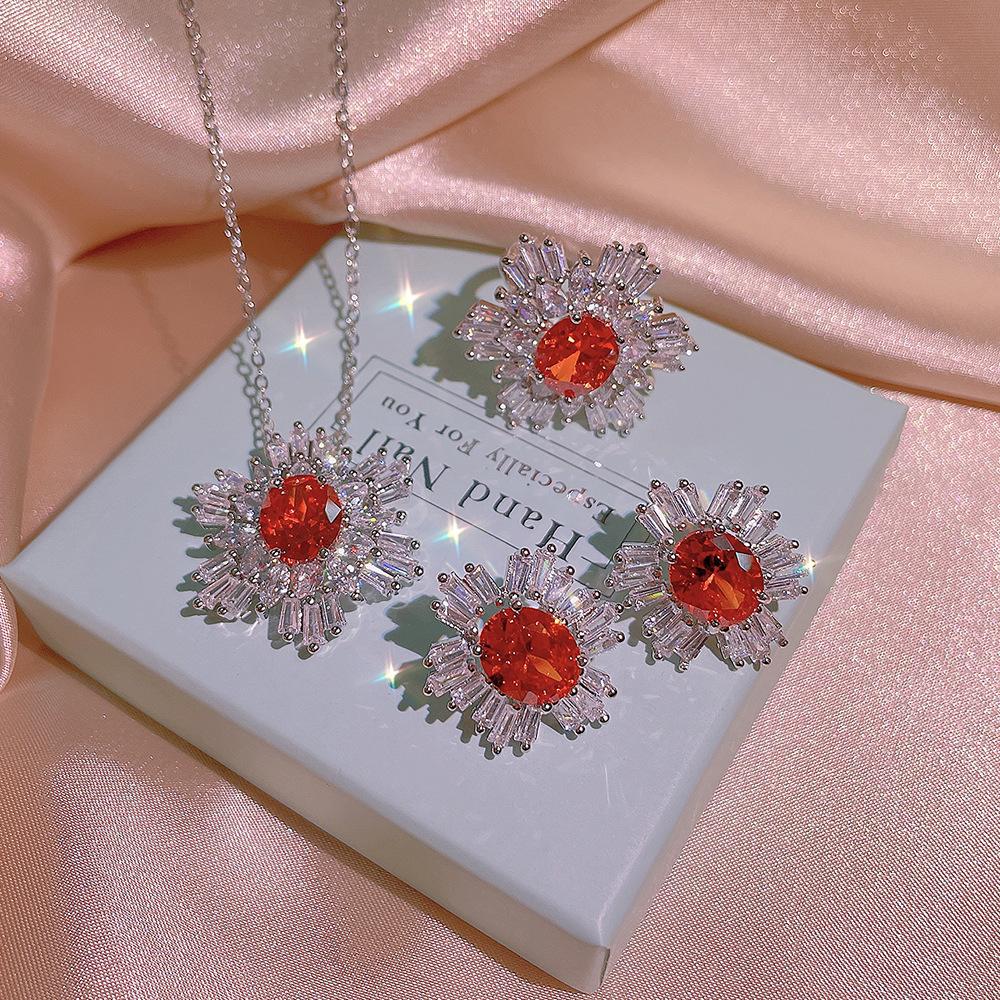 925 Silver Fashion Sparkling Inlaid Garnet Snowflake Clavicle Chain Set Jewelry Three Piece Women s Party Birthday Gift resizable&45cm
925 Silver Fashion Sparkling Inlaid Garnet Snowflake Clavicle Chain Set Jewelry Three Piece Women s Party Birthday Gift resizable&45cm