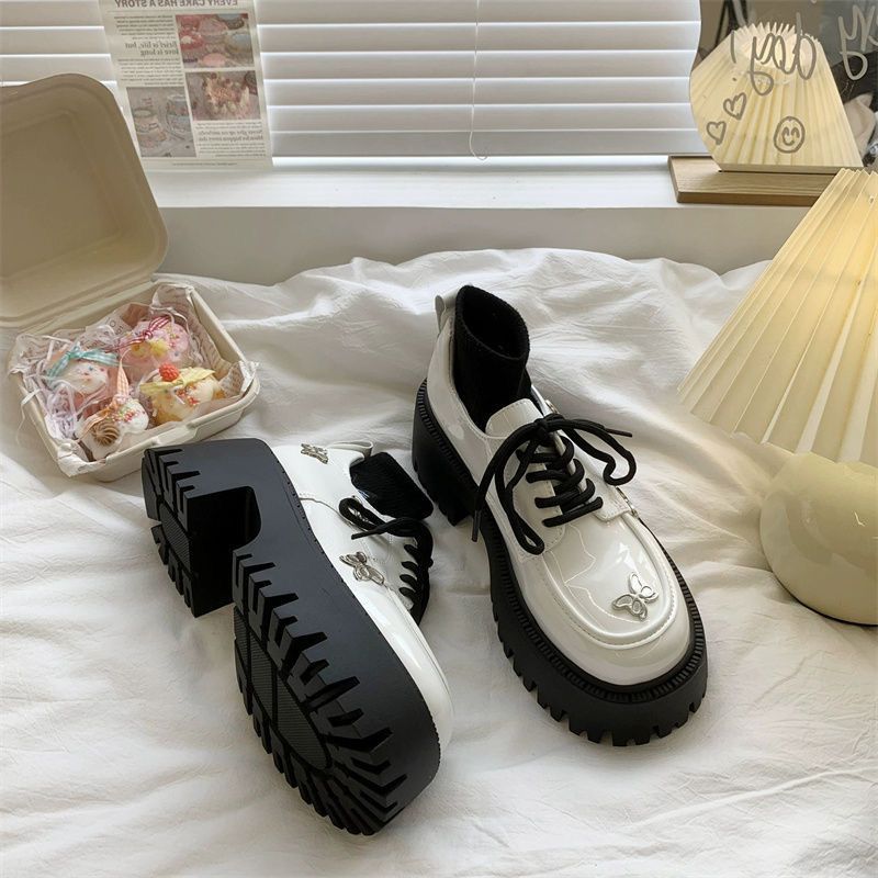2024 spring and autumn new Korean version of thick-soled square root casual versatile loafer single shoes lace-up breathable Mary Jane women s leather 40
2024 spring and autumn new Korean version of thick-soled square root casual versatile loafer single shoes lace-up breathable Mary Jane women s leather 40