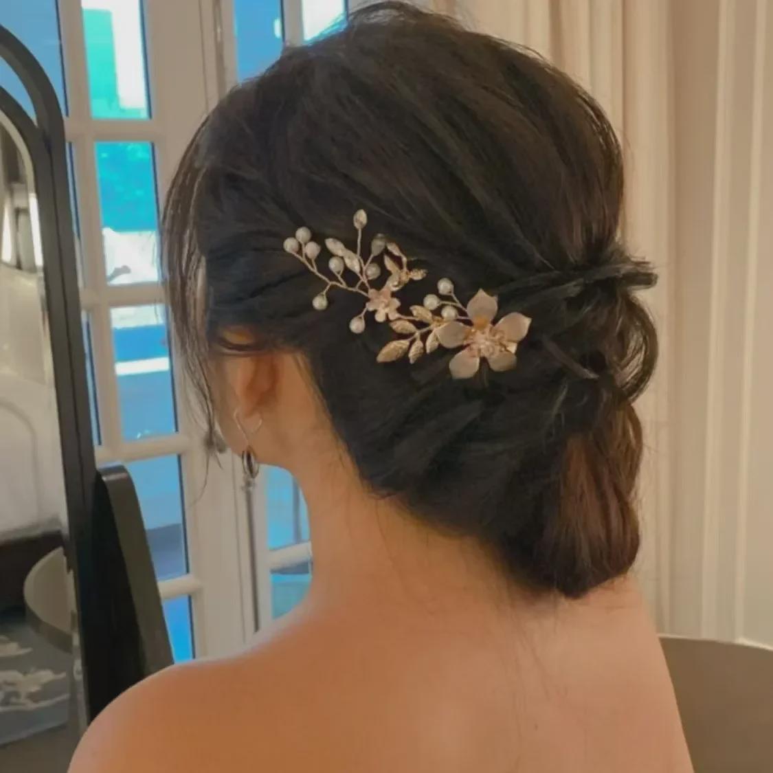 Elegant Bridal Pearl Flower Hairpin: Handmade Alloy Side Clip for Wedding Hairstyles золотий
Elegant Bridal Pearl Flower Hairpin: Handmade Alloy Side Clip for Wedding Hairstyles золотий