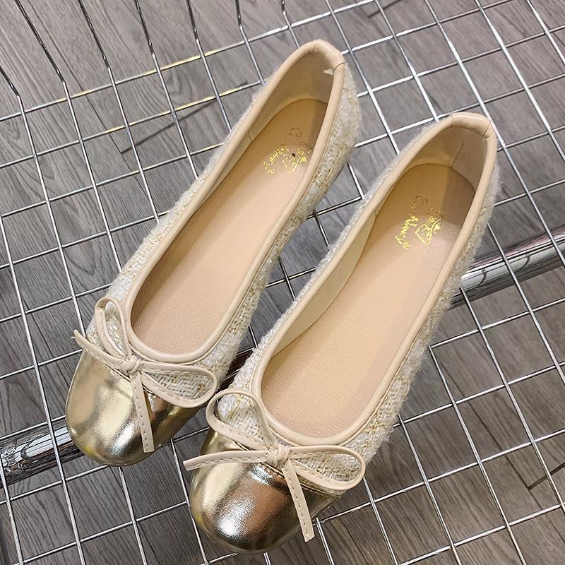 Модные весенние женские туфли-балетки с раздельным носком и бантом из мягкой кожи, с бантом спереди, неглубокие слипоны, обувь таби для девочек, балетки 35 золотой
Модные весенние женские туфли-балетки с раздельным носком и бантом из мягкой кожи, с бантом спереди, неглубокие слипоны, обувь таби для девочек, балетки 35 золотой