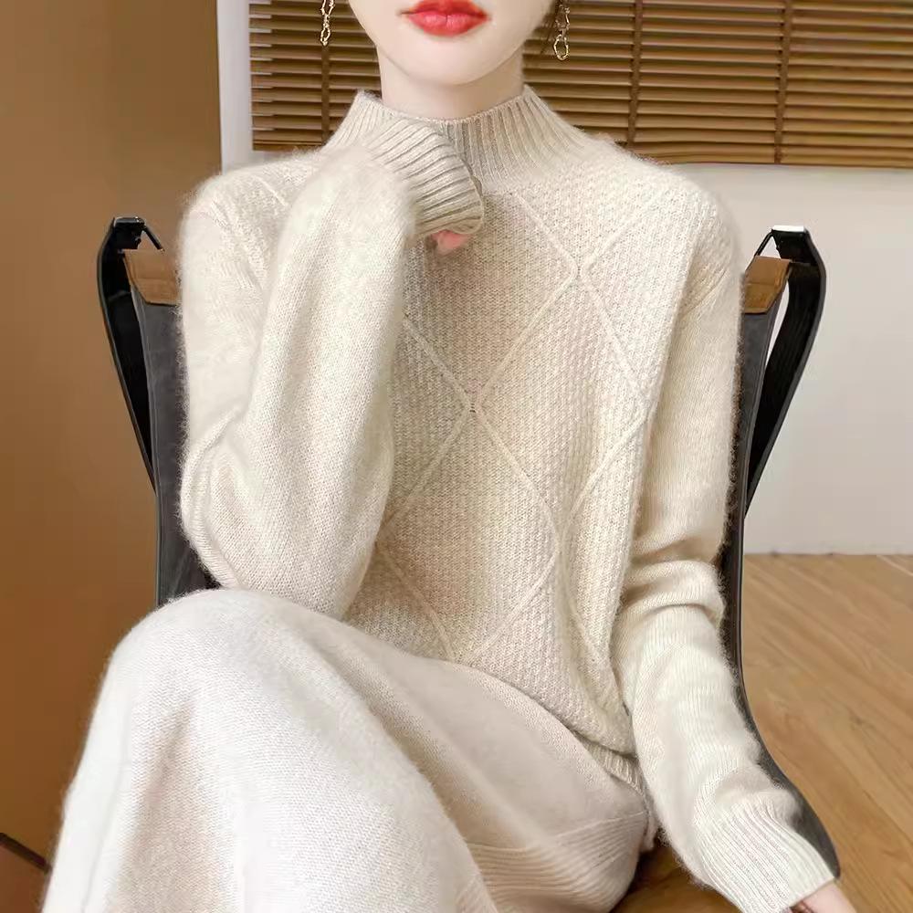 New Women s Lazy Style Wool Sweater - Autumn/Winter, Thick Warm Knit, Half-High Neck, Loose Fit. L for 110-125 jin
New Women s Lazy Style Wool Sweater - Autumn/Winter, Thick Warm Knit, Half-High Neck, Loose Fit. L for 110-125 jin