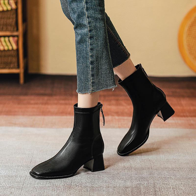 Square head short boots women s single boots new autumn and winter boots soft leather rear zipper middle heel medium tube thin boots 34 чёрный
Square head short boots women s single boots new autumn and winter boots soft leather rear zipper middle heel medium tube thin boots 34 чёрный