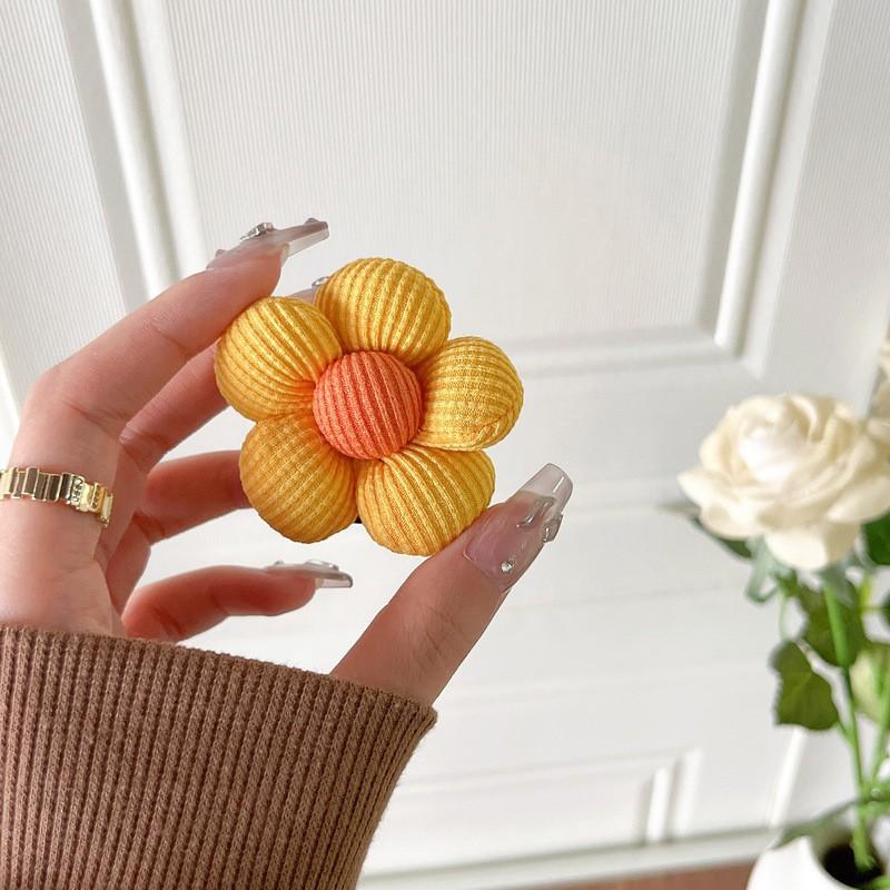 Knitted Cotton Flower Mobile Phone Airbag Holder Korean Ins Style Adhesive Adjustable Desktop Watching Following Dramas
Knitted Cotton Flower Mobile Phone Airbag Holder Korean Ins Style Adhesive Adjustable Desktop Watching Following Dramas