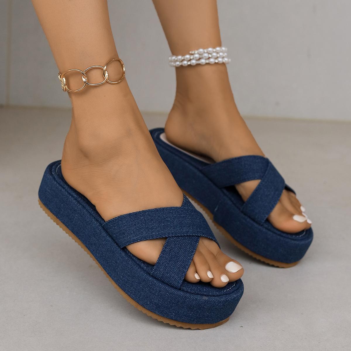 Модные женские шлепанцы на платформе, летняя уличная легкая удобная обувь, женские противоскользящие шлепанцы на плоской подошве, модные джинсовые шлепанцы на среднем каблуке 43
Модные женские шлепанцы на платформе, летняя уличная легкая удобная обувь, женские противоскользящие шлепанцы на плоской подошве, модные джинсовые шлепанцы на среднем каблуке 43