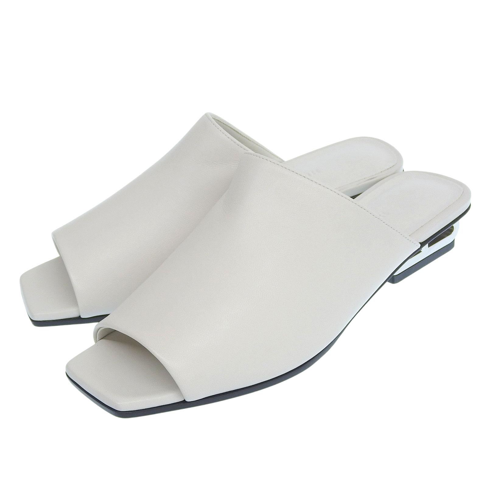Pristine HERMES Mule IDOLE Light gray leather Women 36 Used
Pristine HERMES Mule IDOLE Light gray leather Women 36 Used