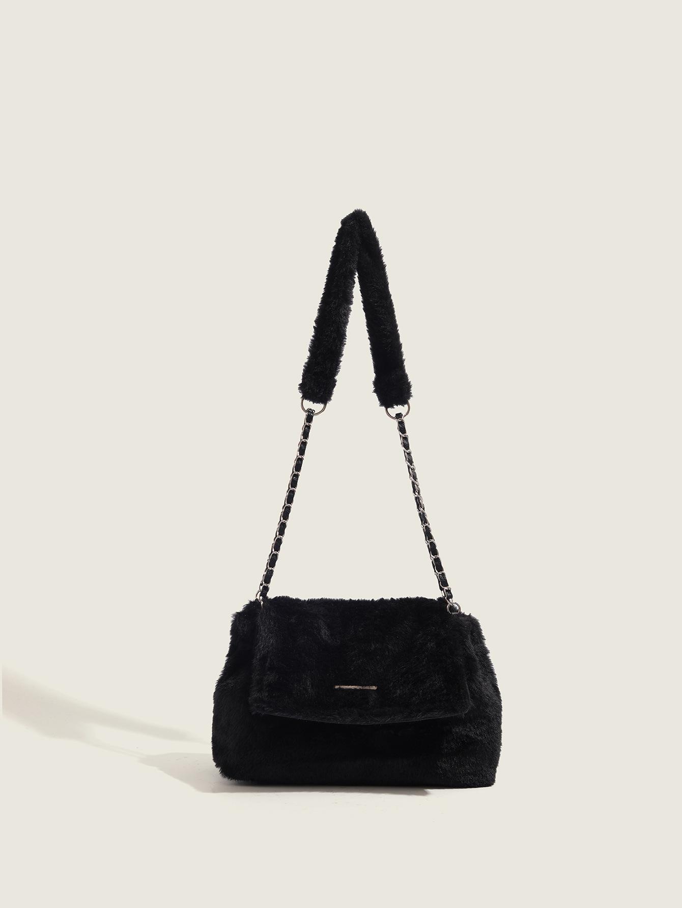 Autumn and winter new high-value atmosphere envelope bag women s large-capacity going out shoulder Mao Mao bag чёрный
Autumn and winter new high-value atmosphere envelope bag women s large-capacity going out shoulder Mao Mao bag чёрный