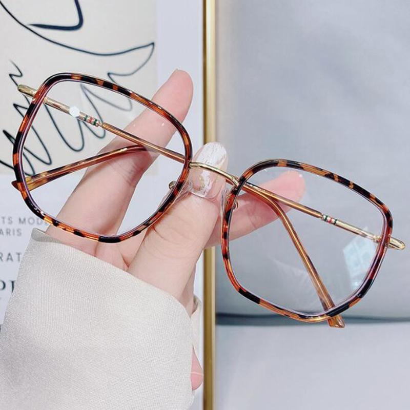 Fashion Square Frame Myopia Glasses Women Optical Eyeglasses Prescription Myopia Glasses Eyewear -1.0 -1.5 -2.0 -2.5 To -6.0 0
Fashion Square Frame Myopia Glasses Women Optical Eyeglasses Prescription Myopia Glasses Eyewear -1.0 -1.5 -2.0 -2.5 To -6.0 0