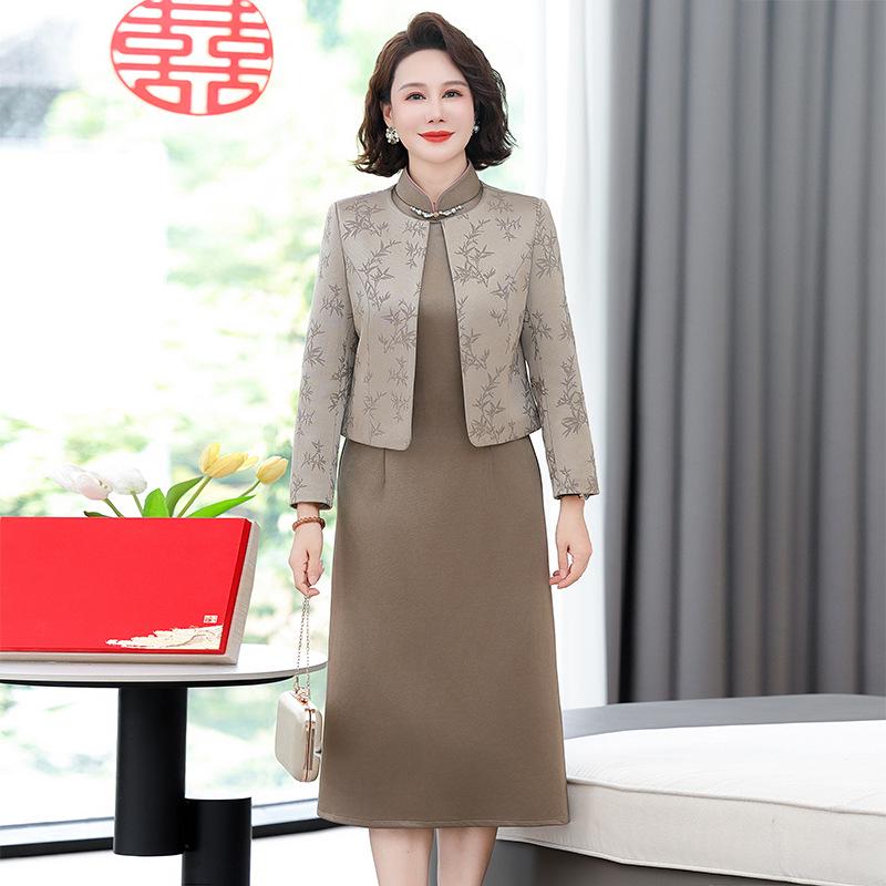 Элегантное платье-двойка для женщин среднего возраста – Шикарный и повседневный стиль 3XL
Элегантное платье-двойка для женщин среднего возраста – Шикарный и повседневный стиль 3XL