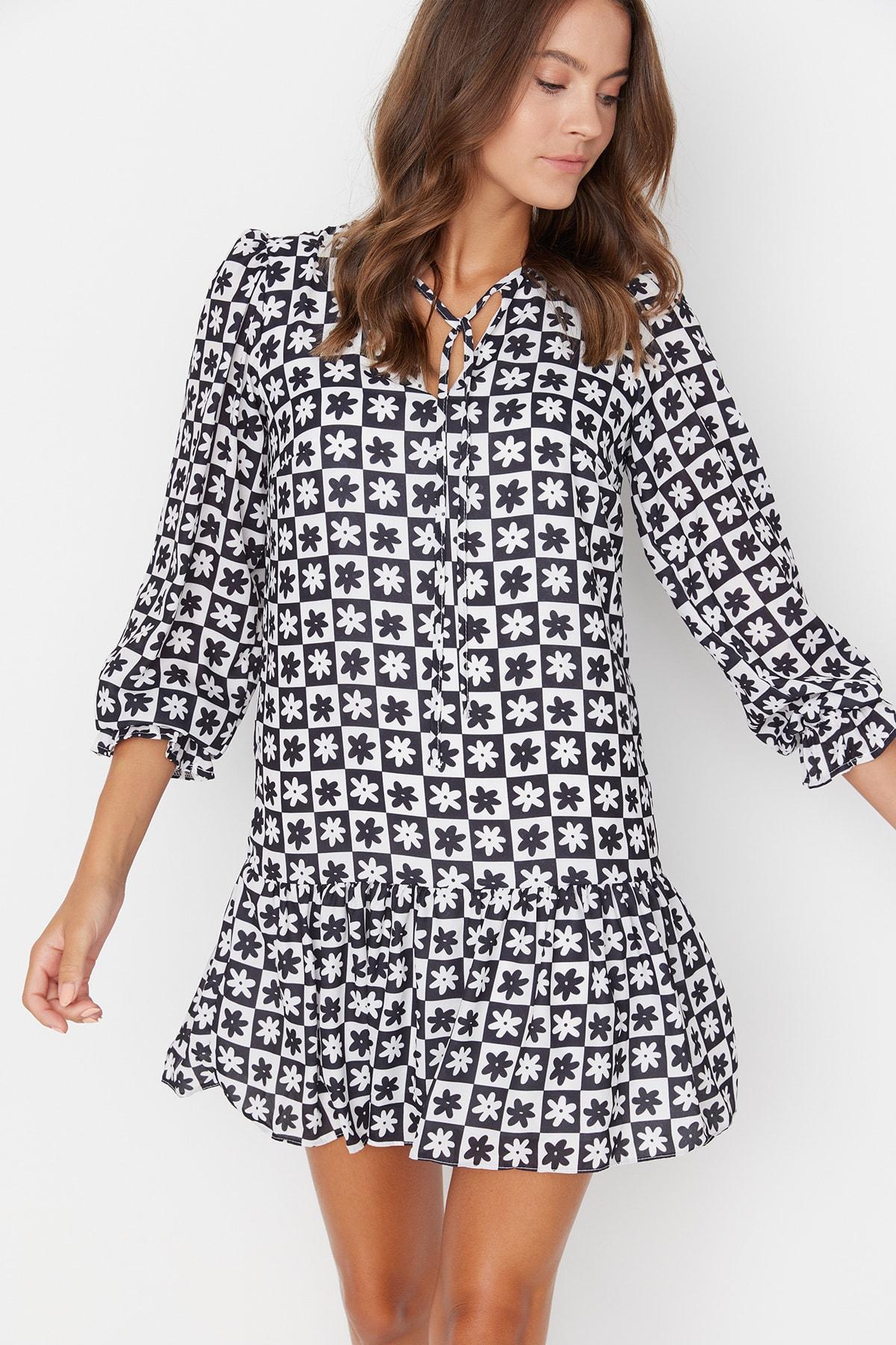 Платье - Черное - Прямое
Платье - Черное - Прямое