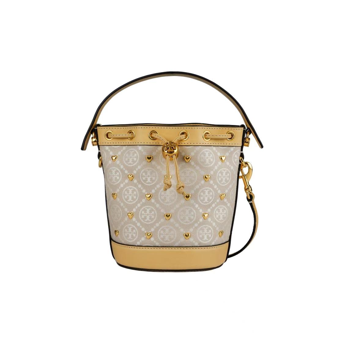 Tory Burch T Monogram Metal Heart Stud Drawstring Bucket Bag Women Handbags Ivory 161505-104 Basic Set (Bag+Dust Bag)
Tory Burch T Monogram Metal Heart Stud Drawstring Bucket Bag Women Handbags Ivory 161505-104 Basic Set (Bag+Dust Bag)