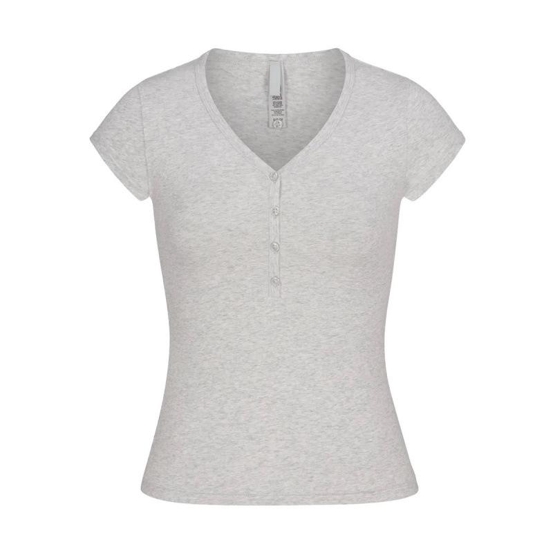 Summer Short Sleeve T-Shirt Cotton Bottom Shirt Button V-Neck Top L світло-сірого кольору
Summer Short Sleeve T-Shirt Cotton Bottom Shirt Button V-Neck Top L світло-сірого кольору
