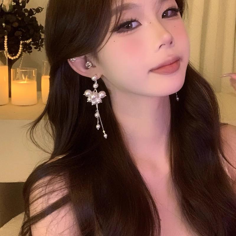 Серьги-кисточки из серебра 925 пробы с жемчугом — элегантный и универсальный дизайн для женщин
Серьги-кисточки из серебра 925 пробы с жемчугом — элегантный и универсальный дизайн для женщин