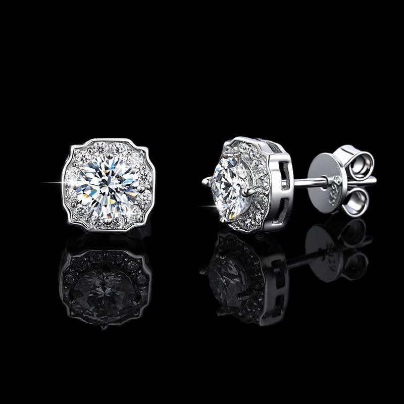 Элегантные серьги с муассанитами в европейском и американском стиле, серебро 925 пробы, дизайн в стиле Гарри 0.5 Carat Each
Элегантные серьги с муассанитами в европейском и американском стиле, серебро 925 пробы, дизайн в стиле Гарри 0.5 Carat Each
