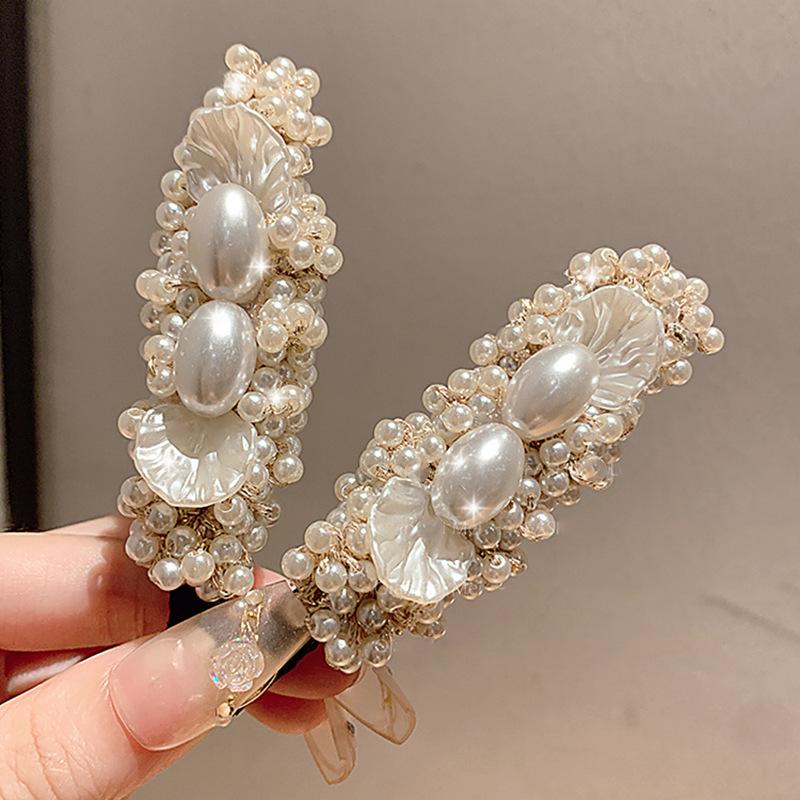 Fashion Xiaoxiangfeng Pearl Petal Hairpin Fresh and Sweet Design Hairpin Back Head Coiling Duck Beak Clip Hair Accessories Female
Fashion Xiaoxiangfeng Pearl Petal Hairpin Fresh and Sweet Design Hairpin Back Head Coiling Duck Beak Clip Hair Accessories Female