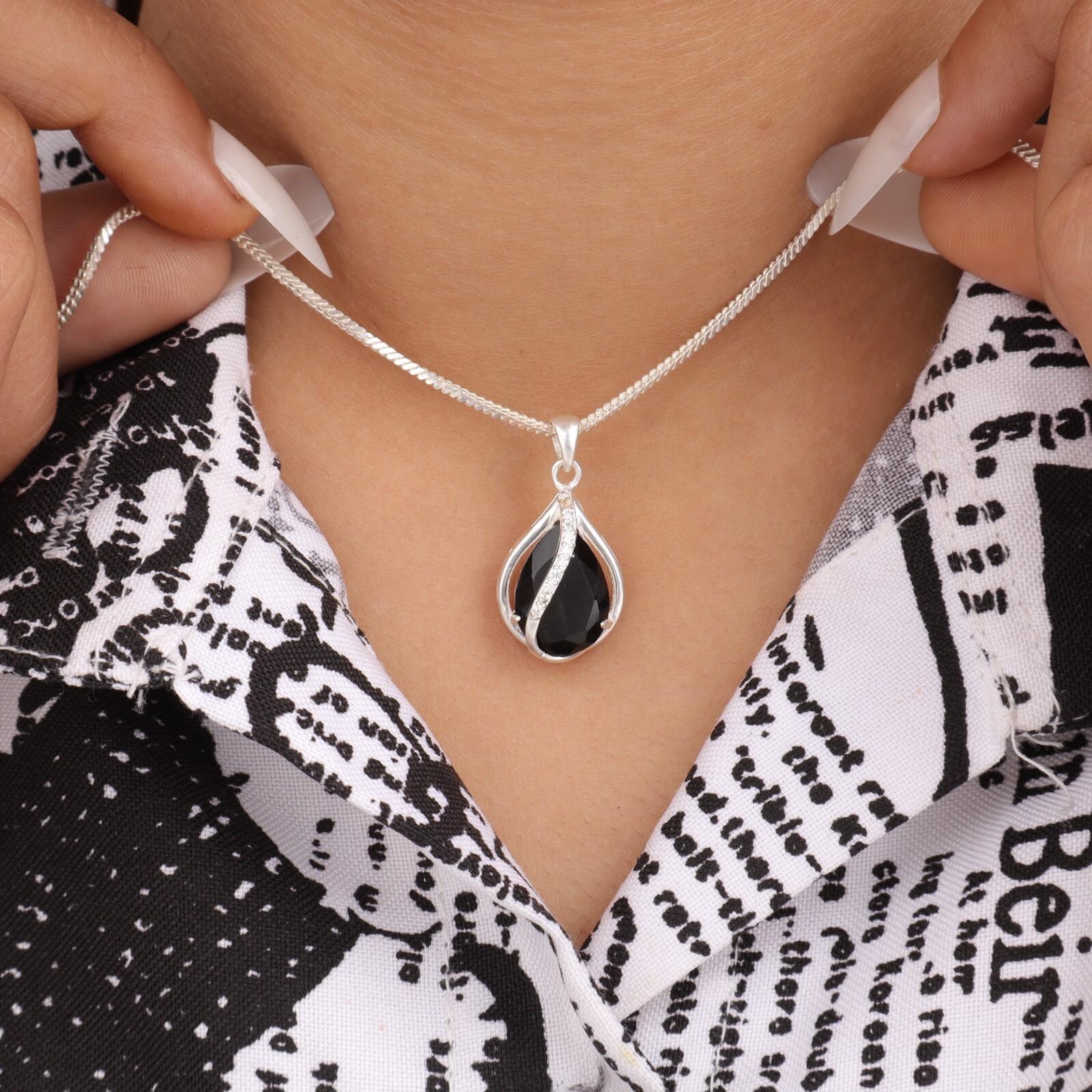 Black Onyx Gemstone 925 Sterling Silver Jewelry Zircon Pear Shape Women Pendant CZP-7-4
Black Onyx Gemstone 925 Sterling Silver Jewelry Zircon Pear Shape Women Pendant CZP-7-4