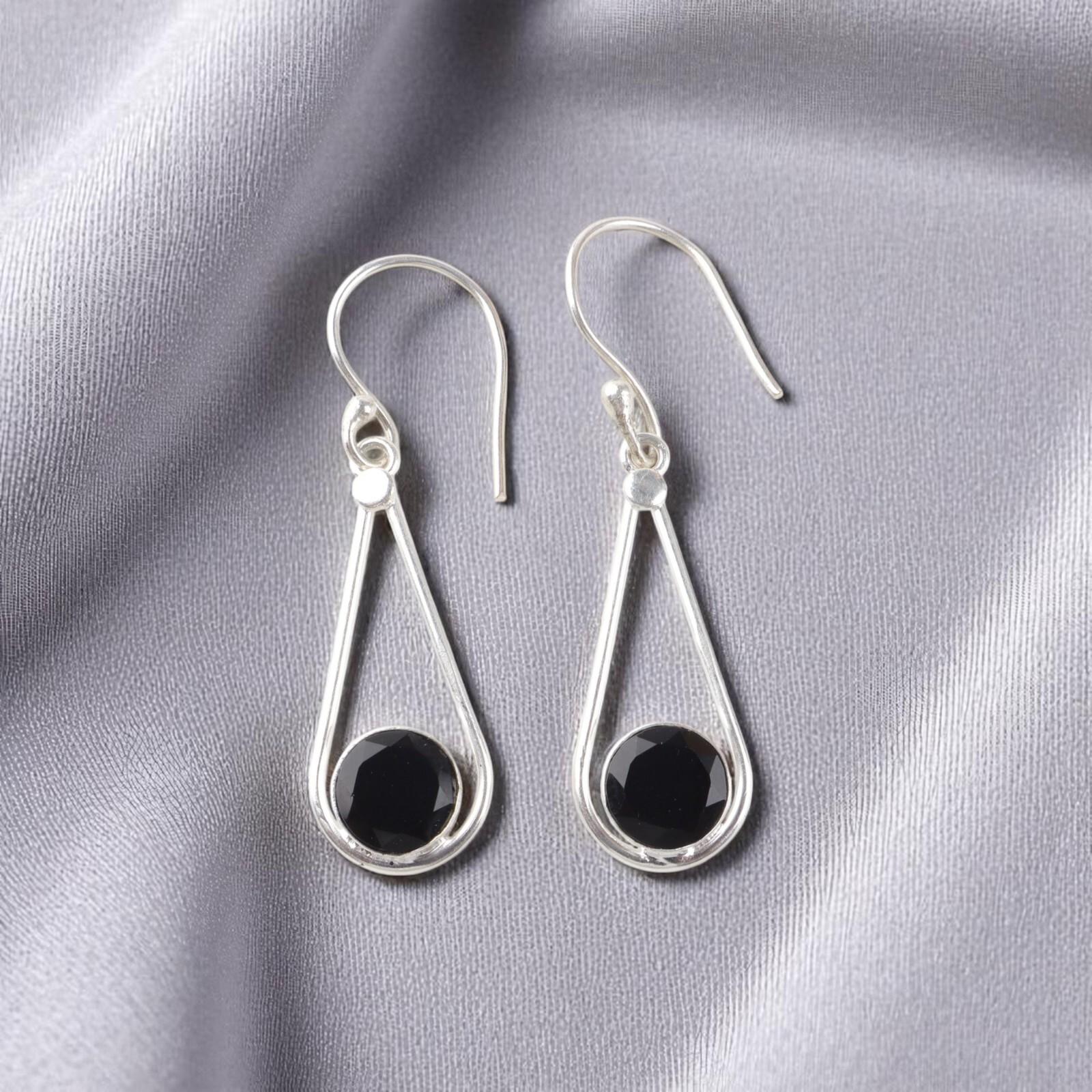 Black Onyx Gemstone 925 Sterling Silver Jewelry Handmade Earrings 1.76 For Gift EE-126-20
Black Onyx Gemstone 925 Sterling Silver Jewelry Handmade Earrings 1.76 For Gift EE-126-20